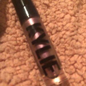 Kylie cosmetics liquid eyeshadow in “fine wine”